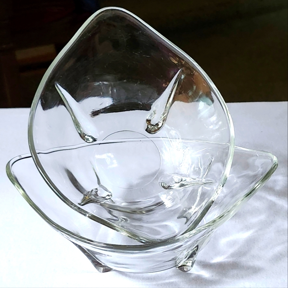 2 Glass Bowls